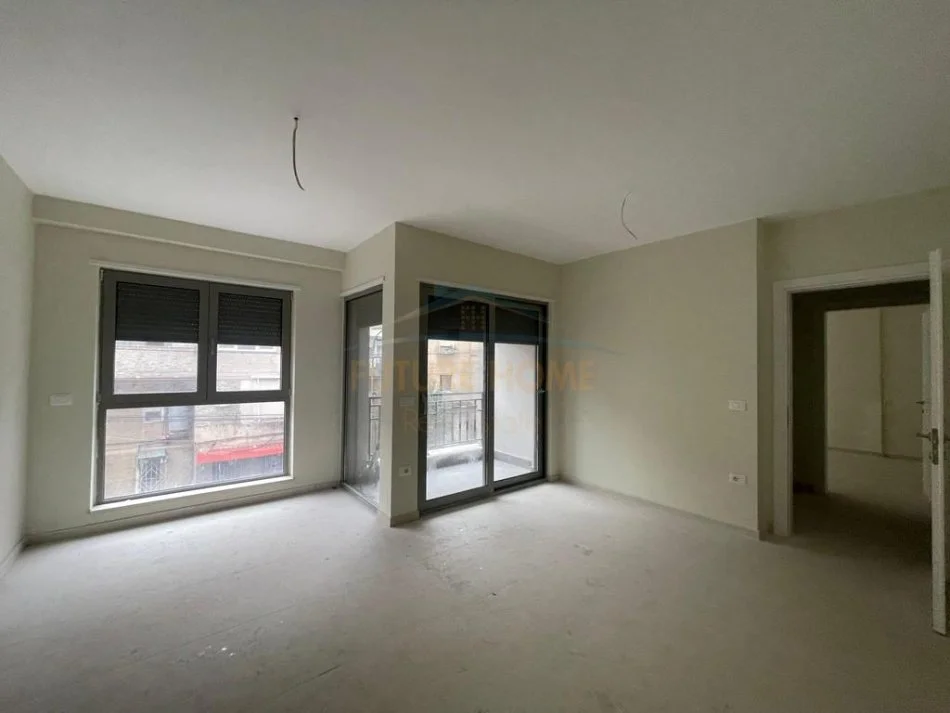 Tirane, shitet apartament 1+1 Kati 1, 64 m² 165.000 € (Rruga Dervish Hekali, Shkolla e Kuqe, Tiranë)