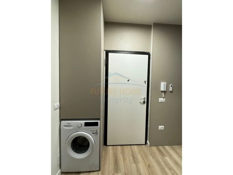 Tirane, shitet apartament 1+1 Kati 1, 66 m² (selvia)