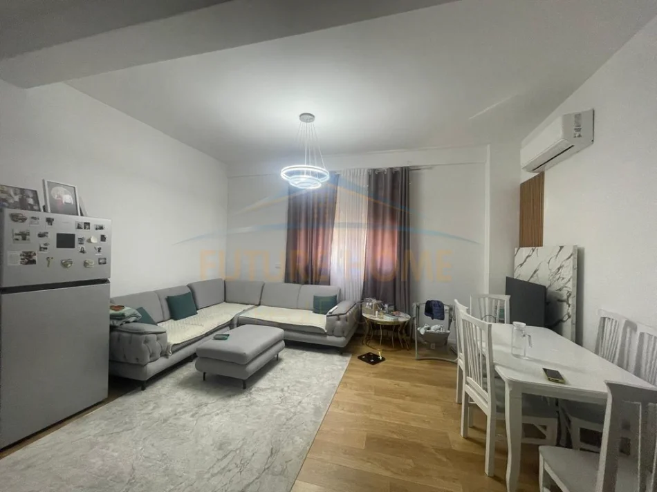 Tirane, shitet apartament 1+1, Kati 1, 80 m² 185.000 € (Shkolla Kuqe)