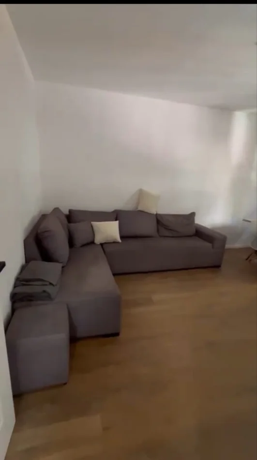 Tirane, shitet apartament 1+1 Kati 2, 127.000 € (Lapraka)