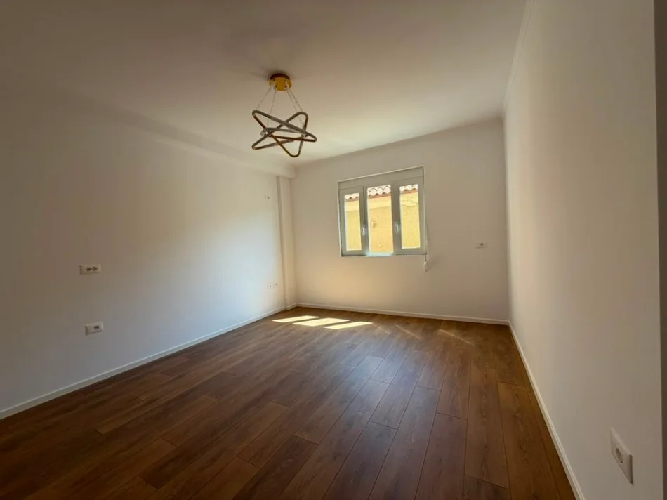 Tirane, shitet apartament 1+1 Kati 2, 47 m² 108.000 € (Rruga Dritan Hoxha)