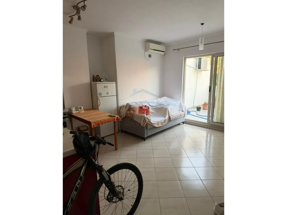 Tirane, shitet apartament 1+1 Kati 2, 53 m² 100.000 € (Fresk)