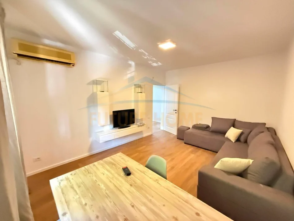 Tirane, shitet apartament 1+1 Kati 2, 64 m² 129.000 € (Laprakë)