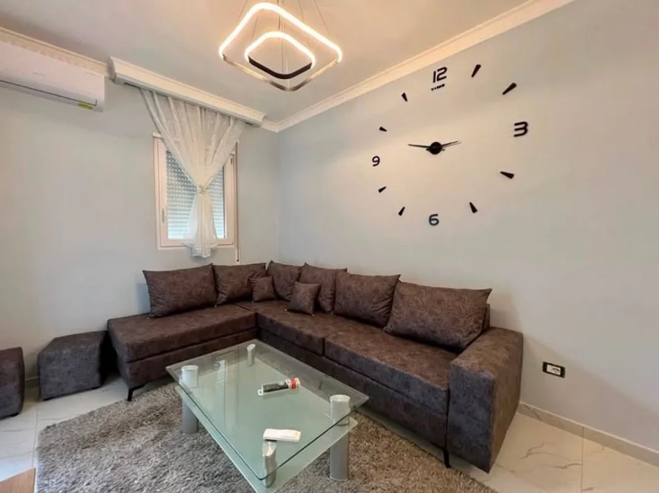 Tirane, shitet apartament 1+1 Kati 2, 66 m² 132.000 € (Rruga 5 Maj)