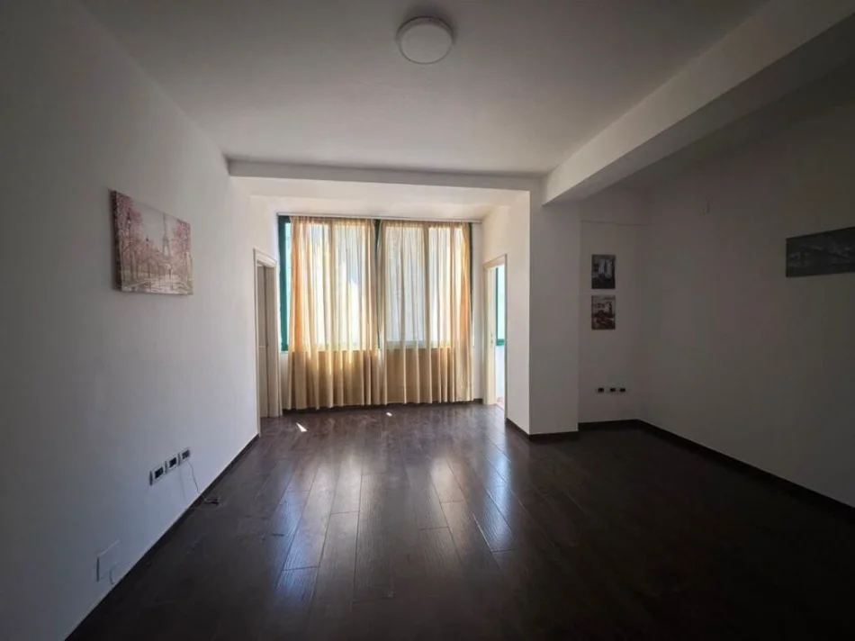 Tirane, shitet apartament 1+1 Kati 2, 70 m² 210.000 € (Blloku)