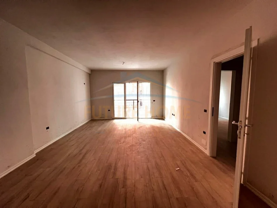 Tirane, shitet apartament 1+1 Kati 2, 71 m² 107.000 € (YZBERISHT)