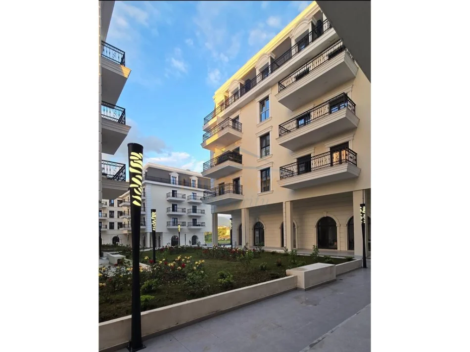 Tirane, shitet apartament 1+1 Kati 2, 71 m² 135.000 € (Rezidence Porta Tirana e Re, Sauk)
