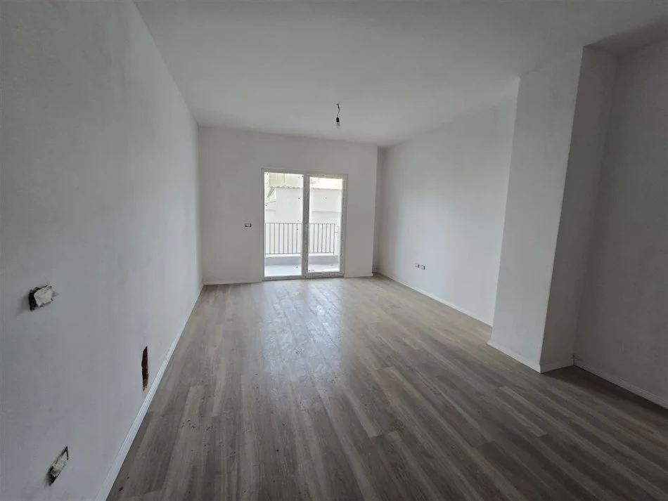Tirane, shitet apartament 1+1 Kati 2, 72 m² 135.000 € (kompleksi aura)