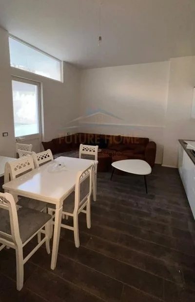 Tirane, shitet apartament 1+1 Kati 2, 79 m² 98.000 € (auto kalaja)