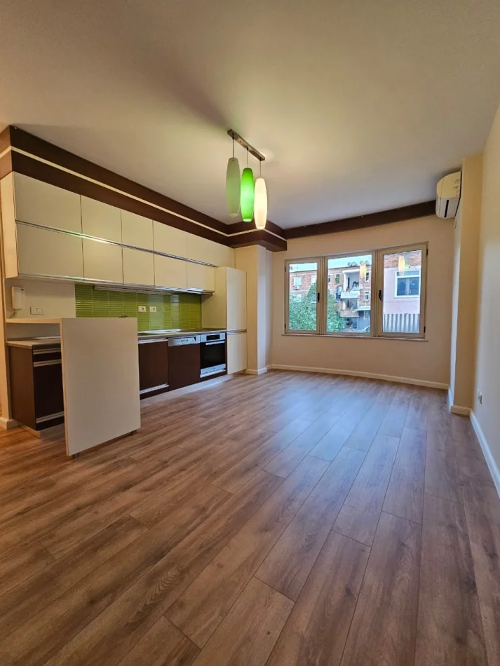 Tirane, shitet apartament 1+1 Kati 3, 163.000 € (Rruga Mine Peza)