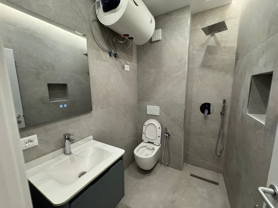 Tirane, shitet apartament 1+1 Kati 3, 30 m² 91.000 € (komuna e parisit)