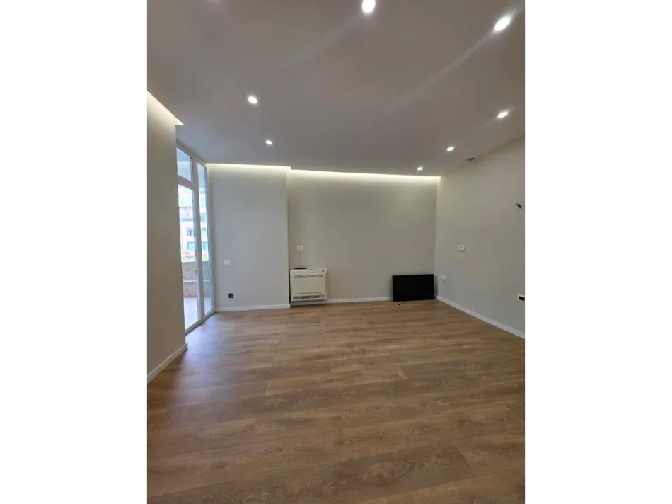 Tirane, shitet apartament 1+1 Kati 3, 44 m² 124.000 €