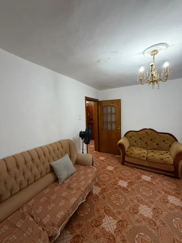 Tirane, shitet apartament 1+1 Kati 3, 52 m² 120.000 € (VASIL SHANTO)
