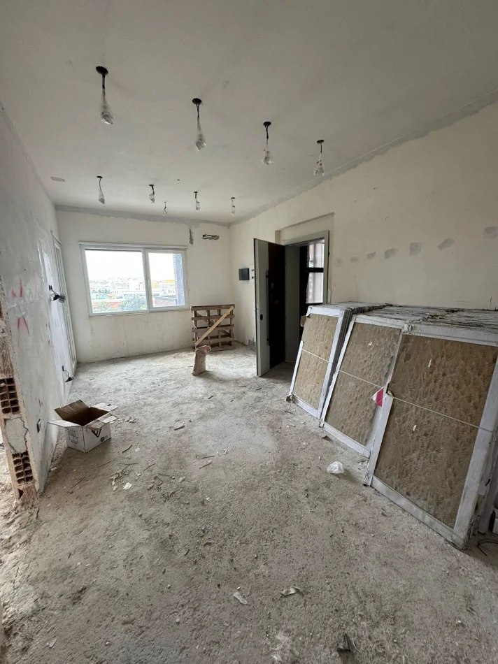 Tirane, shitet apartament 1+1 Kati 3, 54 m² 120.000 € (PERBALL ME BIRRA TIRANA)