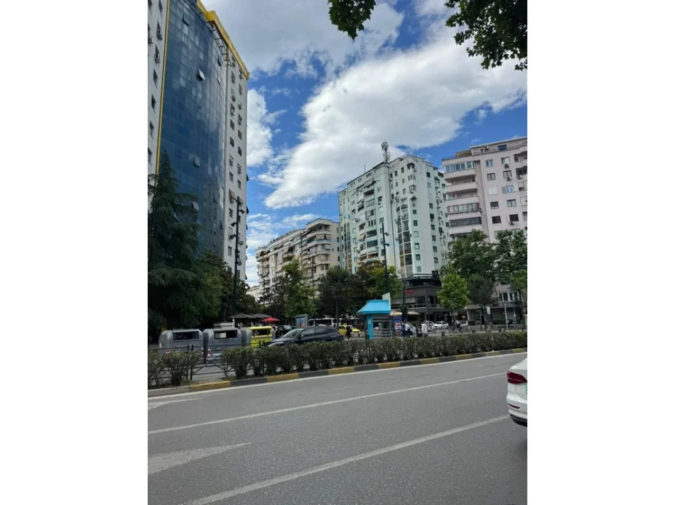 Tirane, shitet apartament 1+1 Kati 3, 54 m² 129.000 € (Stacioni i Trenit)
