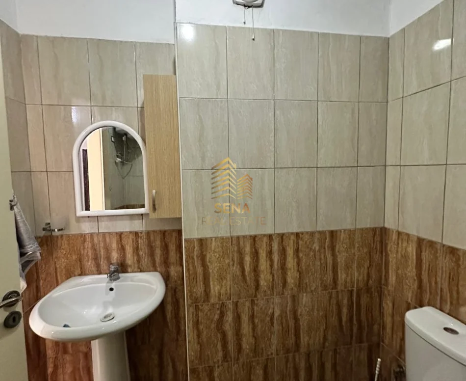 Tirane, shitet apartament 1+1 Kati 3, 61 m² 130.000 € (Kinostudio)