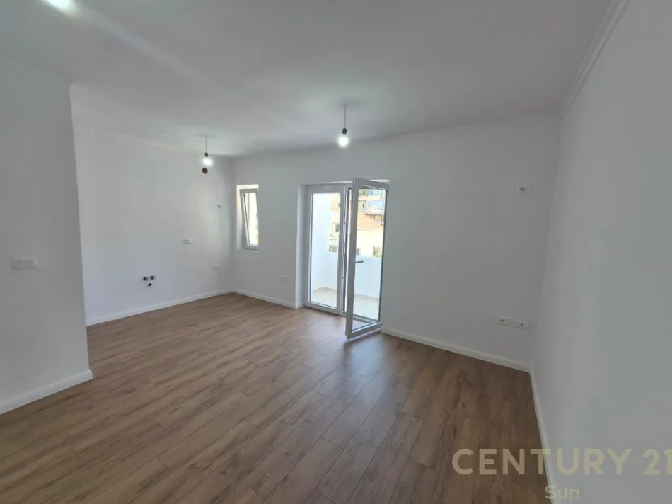 Tirane, shitet apartament 1+1 Kati 3, 61 m² 160.000 €