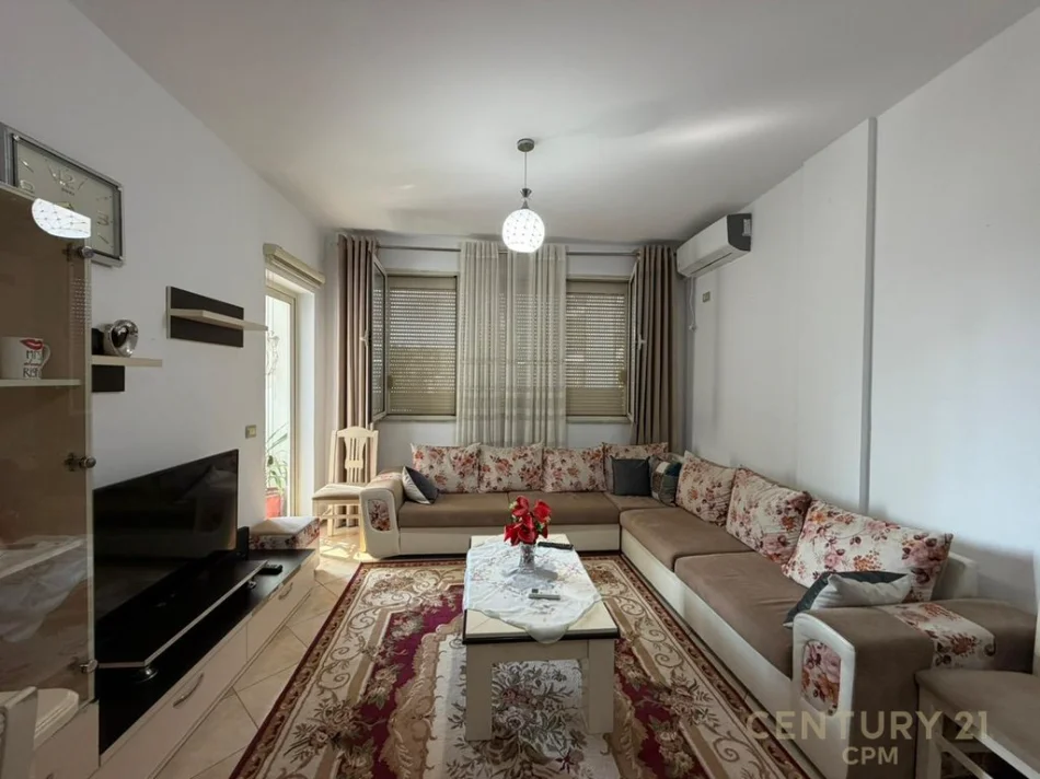 Tirane, shitet apartament 1+1 Kati 3, 65 m² 105.000 €
