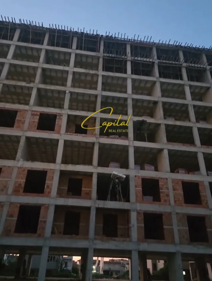 Tirane, shitet apartament 1+1 Kati 3, 67 m² 80.000 € (KAMEZ)