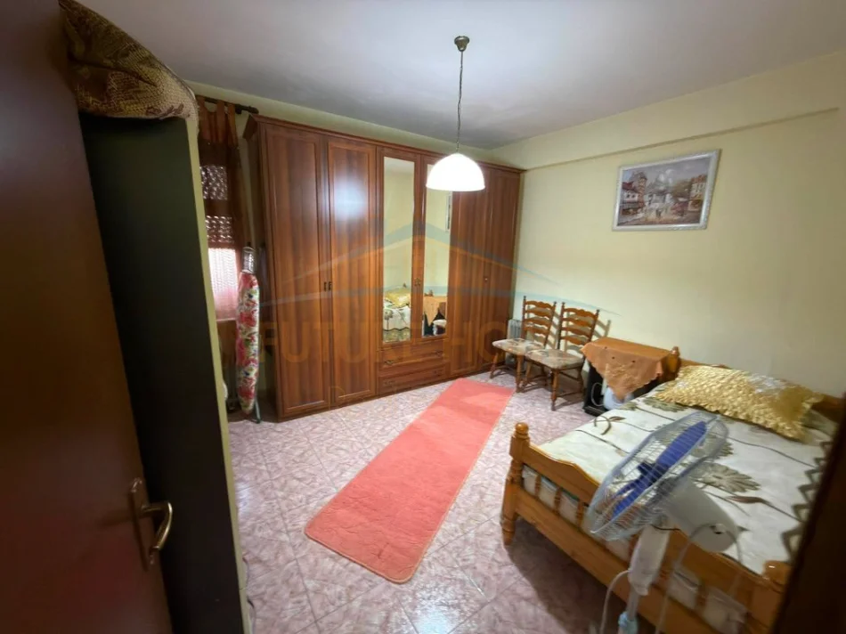 Tirane, shitet apartament 1+1 Kati 3, 72 m² 127.000 € (Yzberisht)