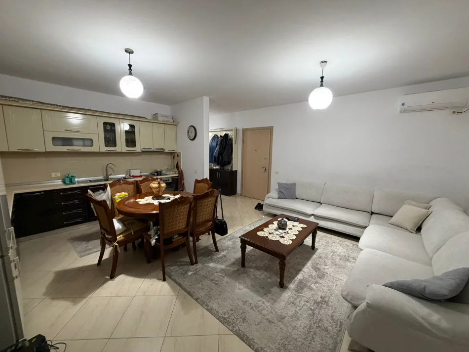 Tirane, shitet apartament 1+1 Kati 3, 90 m² 180.000 € (Jordan Misja)