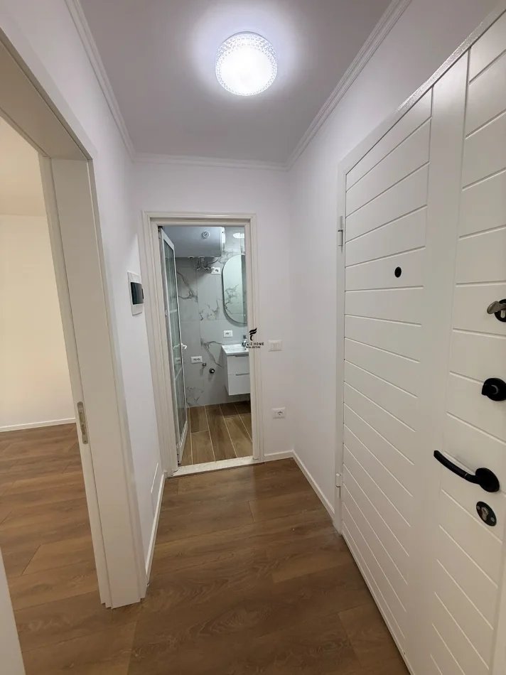 Tirane, shitet apartament 1+1 Kati 4, 34 m² 94.000 € (XHAMLLIKU)