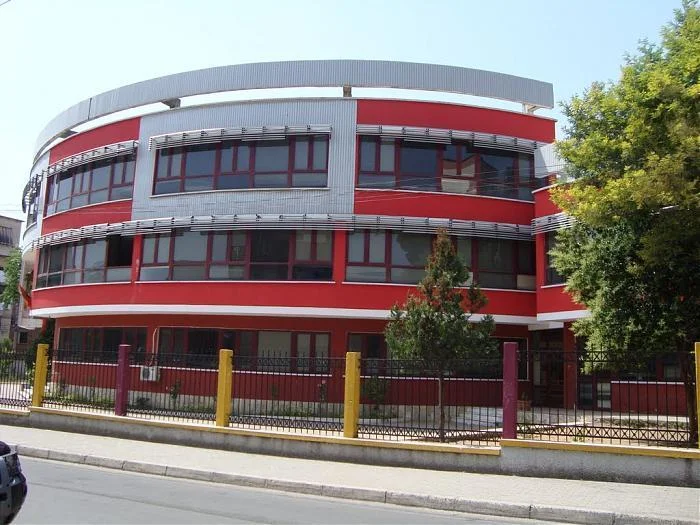 Tirane, shitet apartament 1+1 Kati 4, 40 m² 118.000 € (PAZARI I RI,SHKOLLA E KUQE)