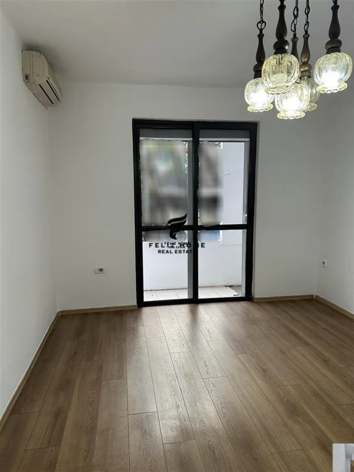 Tirane, shitet apartament 1+1 Kati 4, 45 m² 180.000 € (BLLOKU)