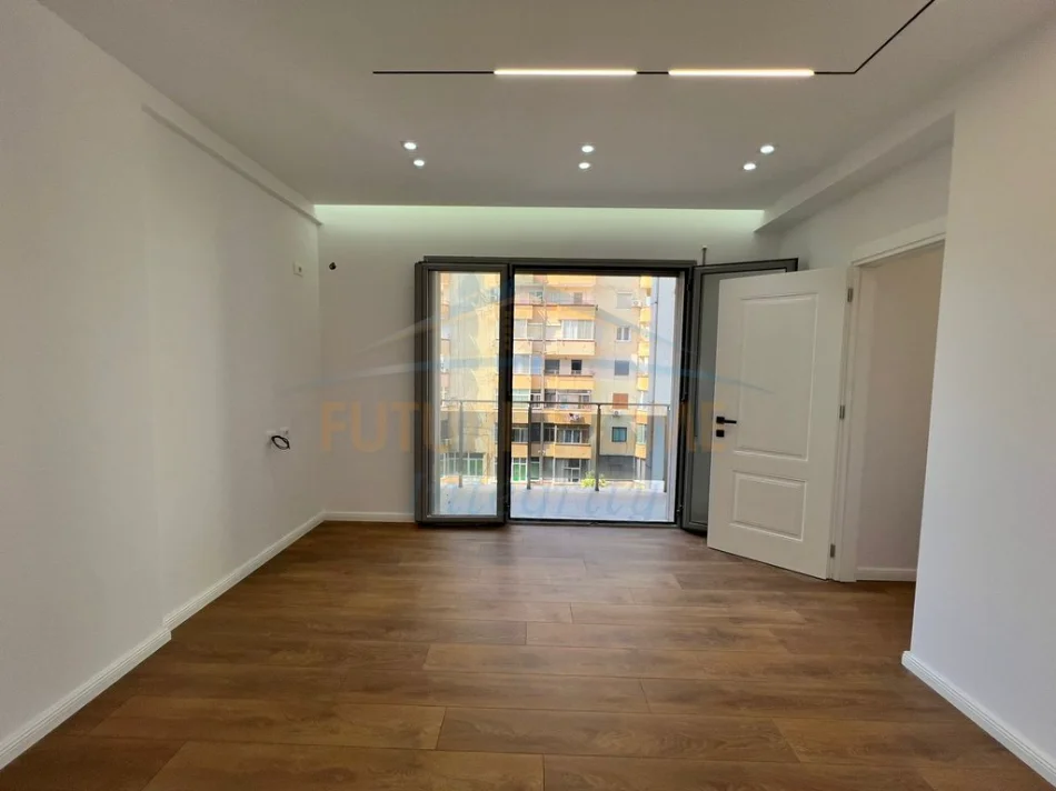 Tirane, shitet apartament 1+1 Kati 4, 49 m² 178.000 €