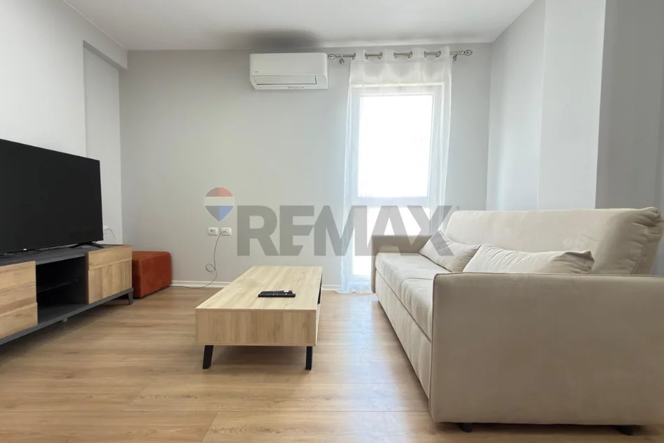Tirane, shitet apartament 1+1 Kati 4, 49 m² (Kompleksi kontakt)