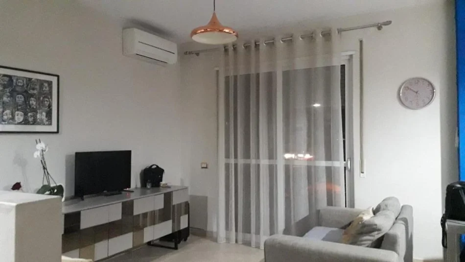 Tirane, shitet apartament 1+1 Kati 4, 56 m² 135.000 € ( SHITET SUPER APARTAMENT 1+1 NE ALI DEM TEK MATERNITETI I RI / INTERMEDICA – 135,000 €)