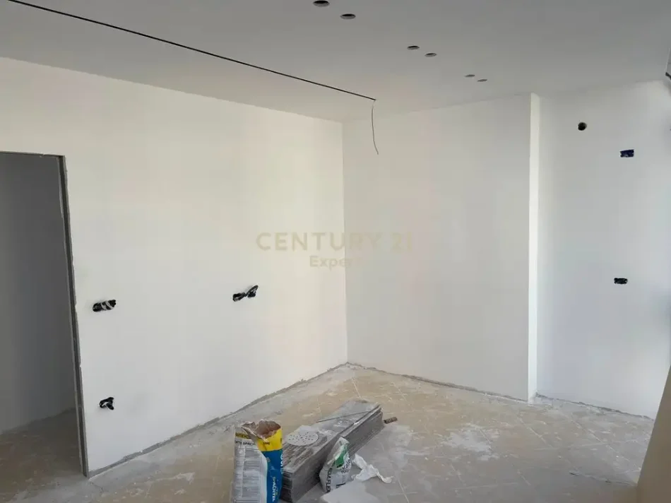 Tirane, shitet apartament 1+1 Kati 4, 58 m² 178.000 € (21 dhjetori)