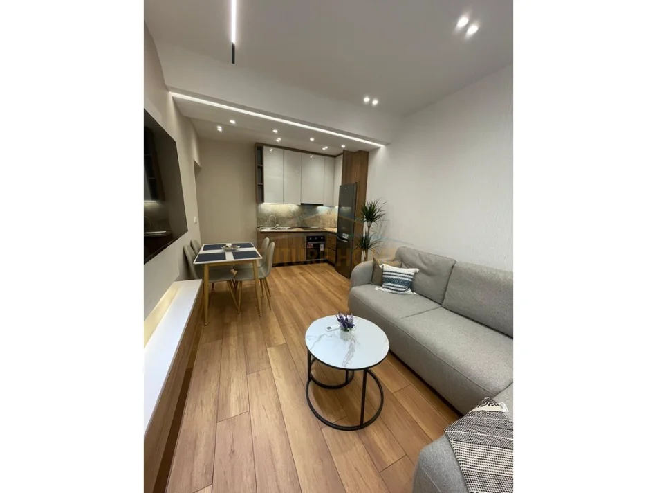 Tirane, shitet apartament 1+1 Kati 4, 60 m² 163.000 € (Pazari i Ri)