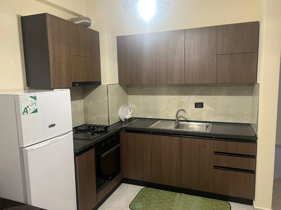Tirane, shitet apartament 1+1 Kati 4, 65 m² 115.000 € (BAR ARTISTI)