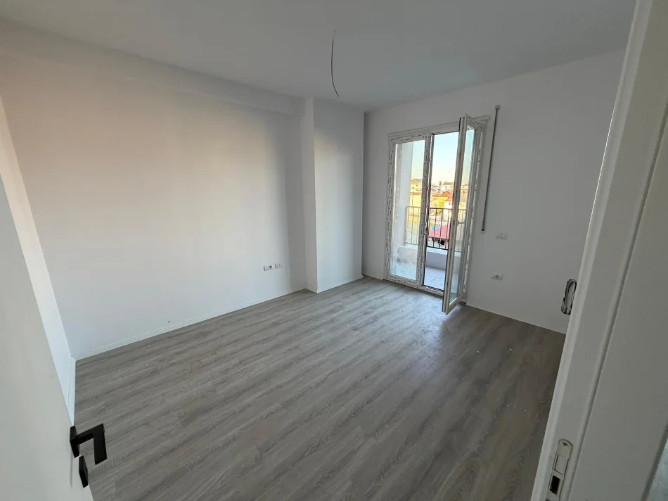 Tirane, shitet apartament 1+1 Kati 4, 66 m² 88.000 € (Paskuqan)