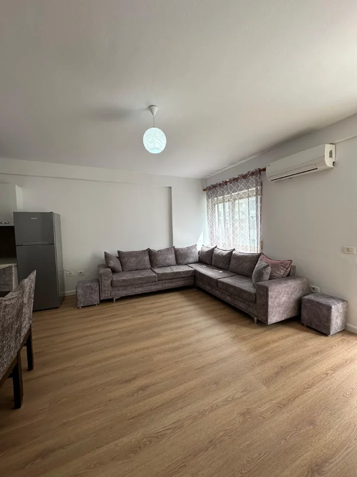 Tirane, shitet apartament 1+1 Kati 4, 72 m² 165.000 € (ISH PARKU)