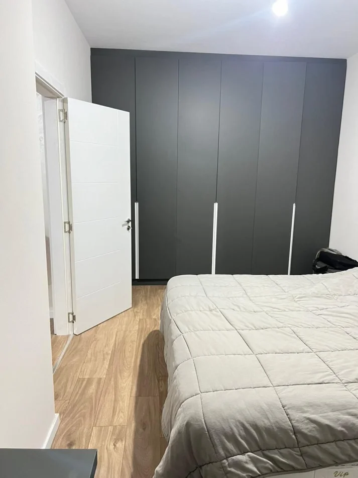 Tirane, shitet apartament 1+1 Kati 4, 77 m² 113300 € (Paskuqan)