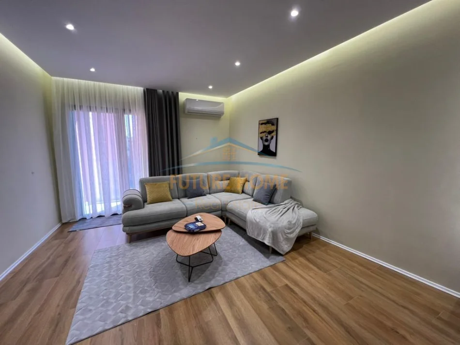Tirane, shitet apartament 1+1 Kati 4, 80 m² 310.000 €
