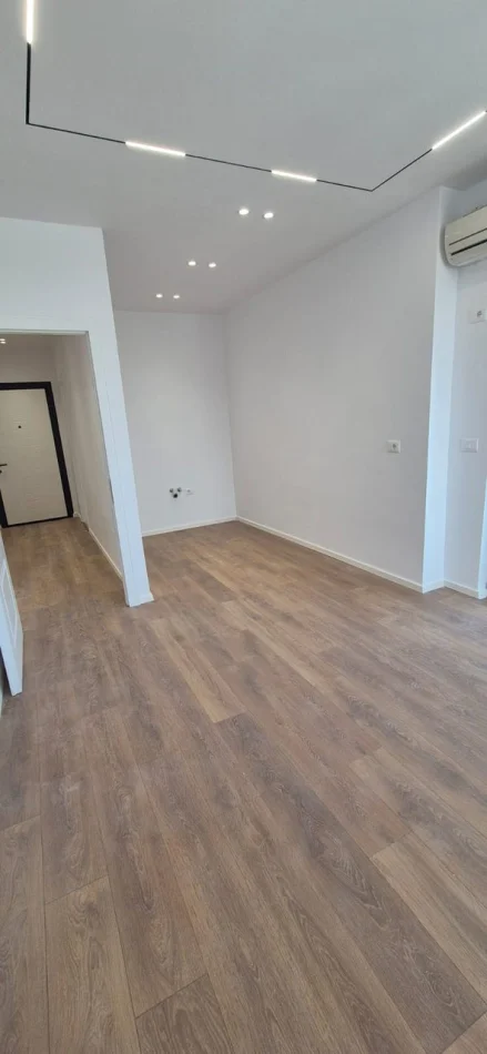 Tirane, shitet apartament 1+1 Kati 5, 143.000 € (Rruga Fadil Bodinaku)