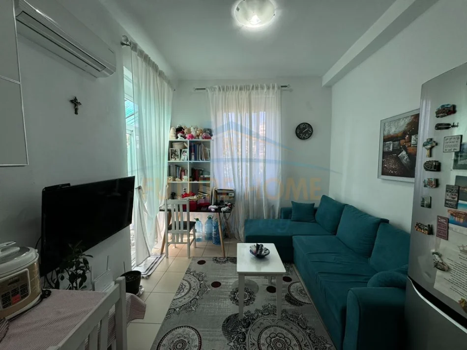 Tirane, shitet apartament 1+1 Kati 5, 37 m² 150.000 € (Bllok, prane Kinema Agimi)