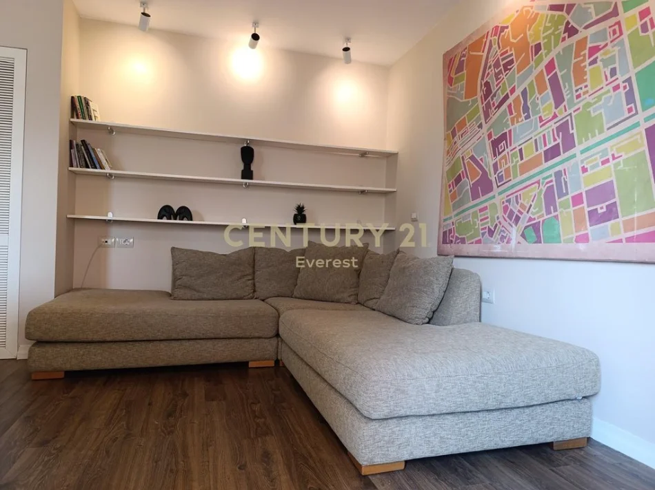Tirane, shitet apartament 1+1 Kati 5, 50 m²