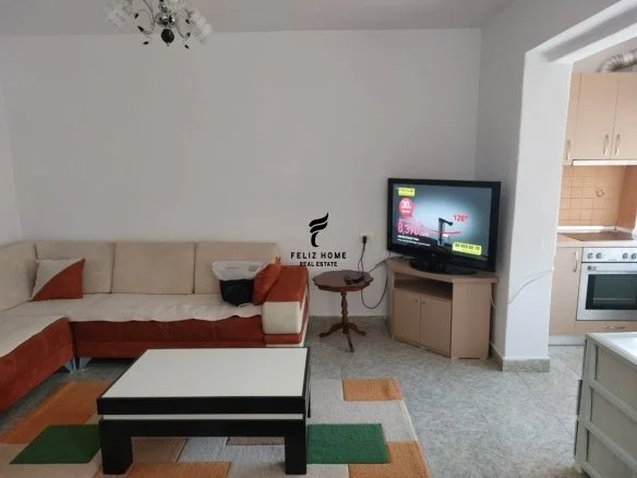 Tirane, shitet apartament 1+1 Kati 5, 52 m² 93.000 € (KINOSTUDIO)