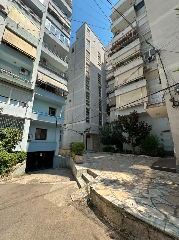 Tirane, shitet apartament 1+1 Kati 5, 55 m² 143.000 € (PALLATI ME SHIGJETA)