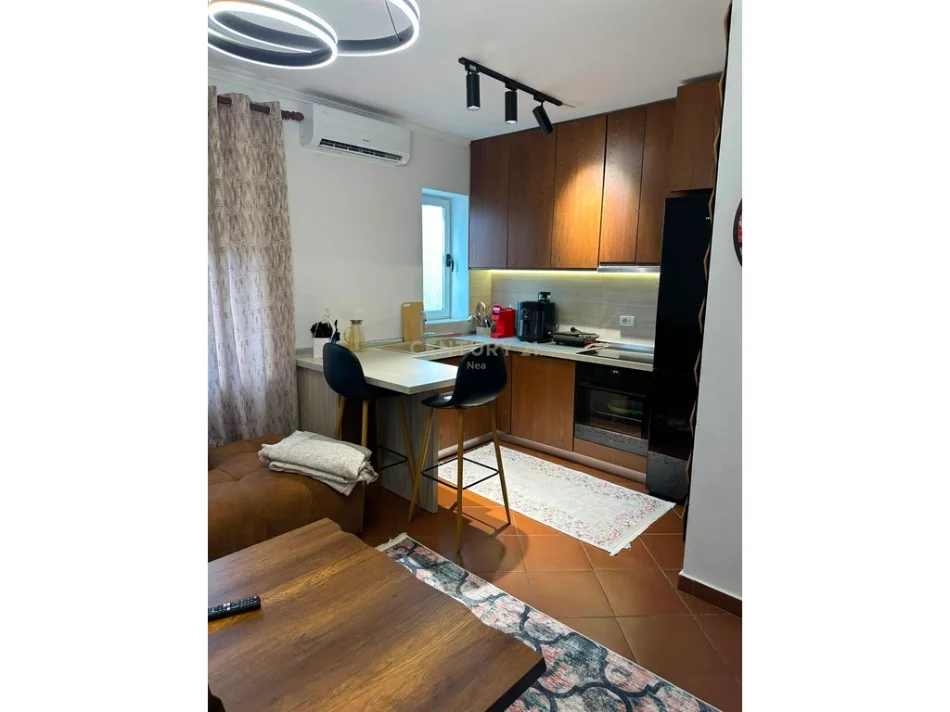 Tirane, shitet apartament 1+1 Kati 5, 56 m² 125.000 €