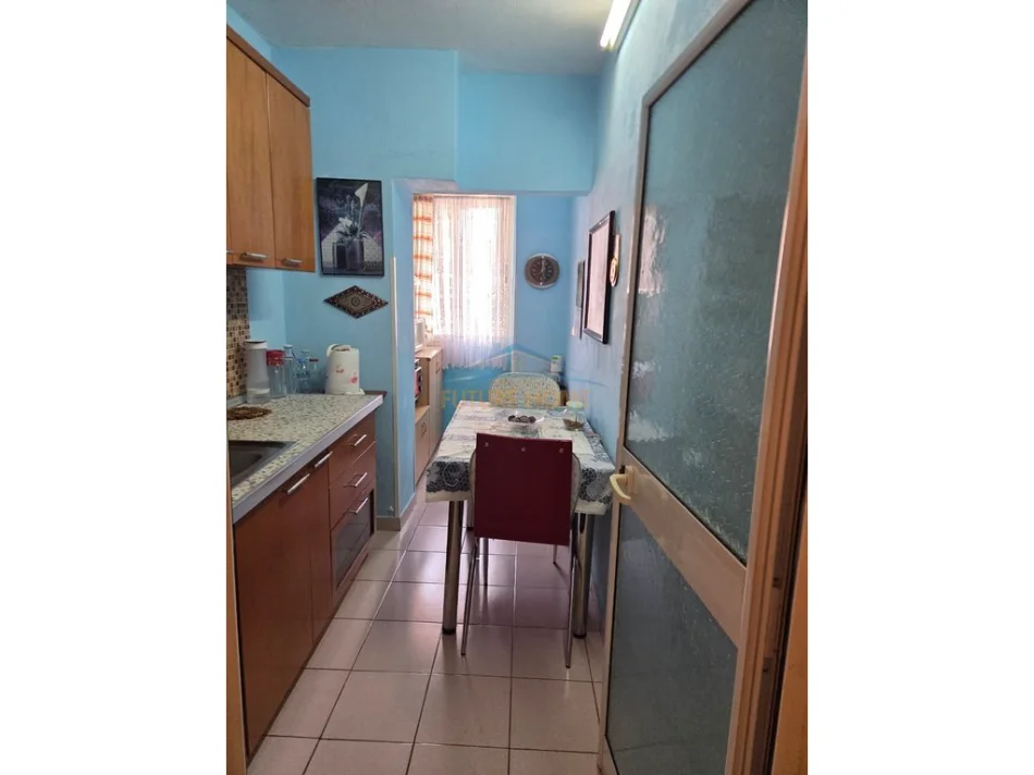 Tirane, shitet apartament 1+1 Kati 5, 59 m² 90.000 € (Irfan Tomini)