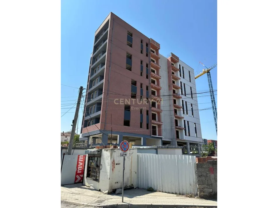 Tirane, shitet apartament 1+1 Kati 5, 65 m² 120.000 €
