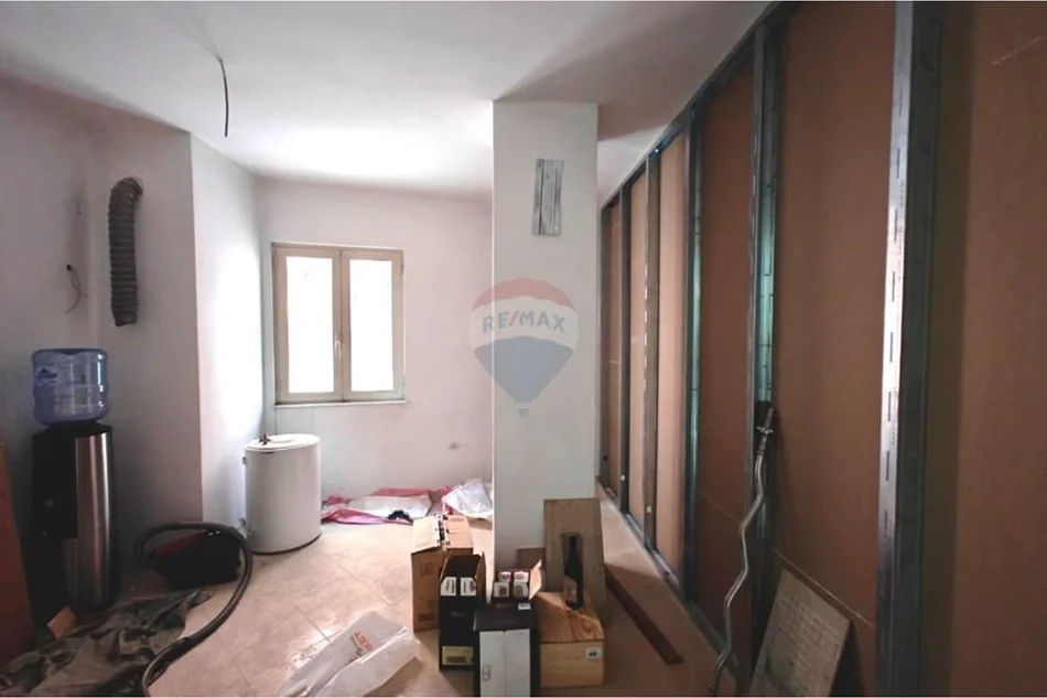 Tirane, shitet apartament 1+1 Kati 5, 69 m² 96.600 € (FRESKU)