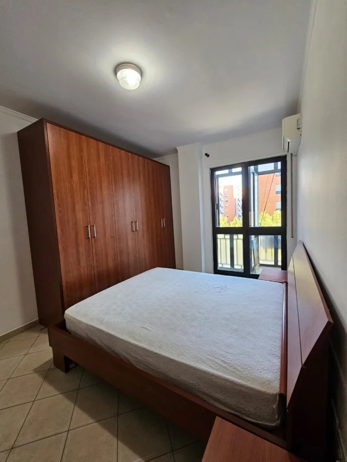 Tirane, shitet apartament 1+1 Kati 5, 76 m² 192.000 € (Rruga e Kavajës)