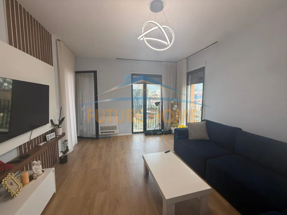Tirane, shitet apartament 1+1 Kati 5, 81 m² 149.000 € (Porcelan)
