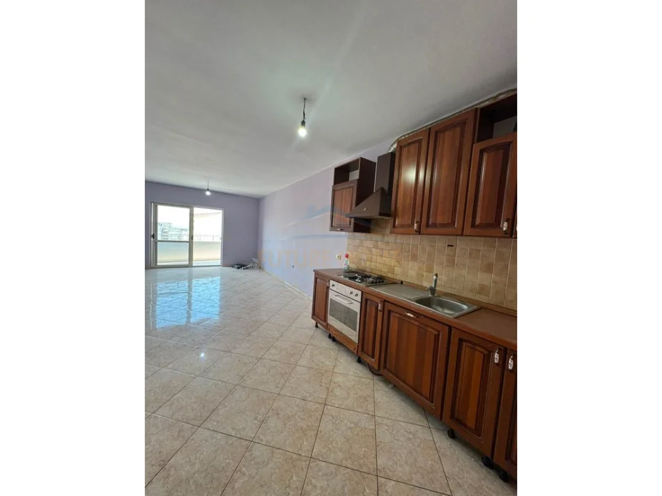 Tirane, shitet apartament 1+1 Kati 5, 86 m² 112.000 € (Rruga Shefqet Kuka, Fresk)